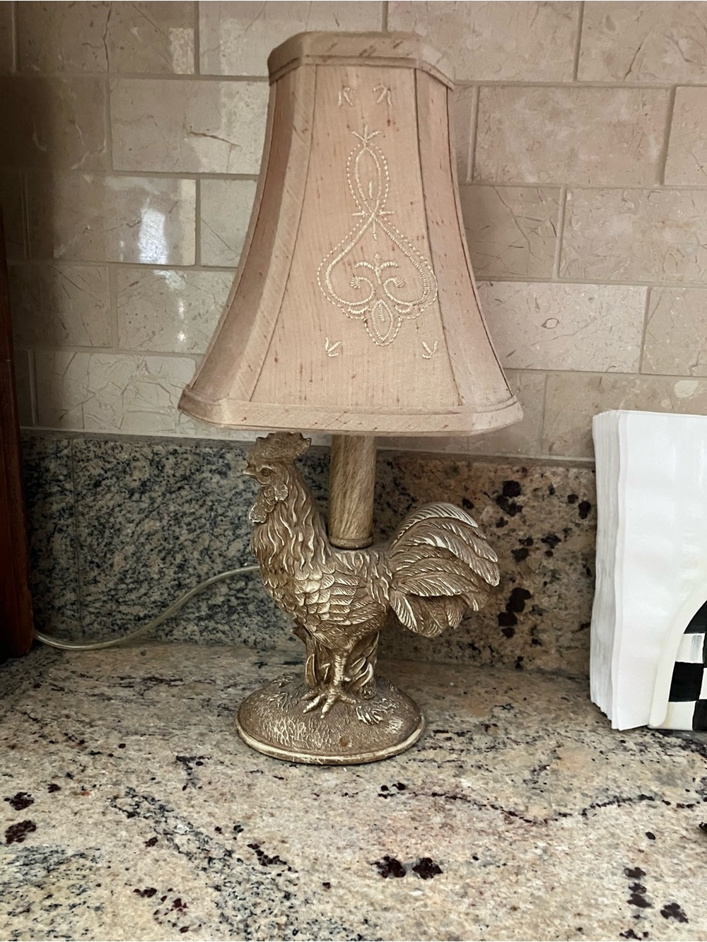 Rooster lamp on kitchen counter